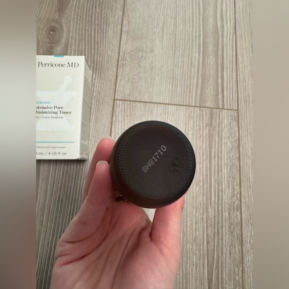 Perricone MD Intensive Pore Minimizing Toner - Picture 3 of 4